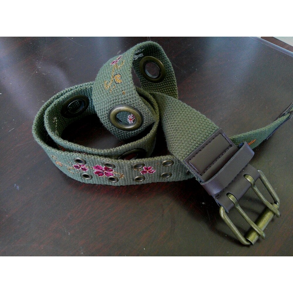 Pretty  Women's BOHO Olive Green Webbed Belt Embroidered Flowers & Butterflies S